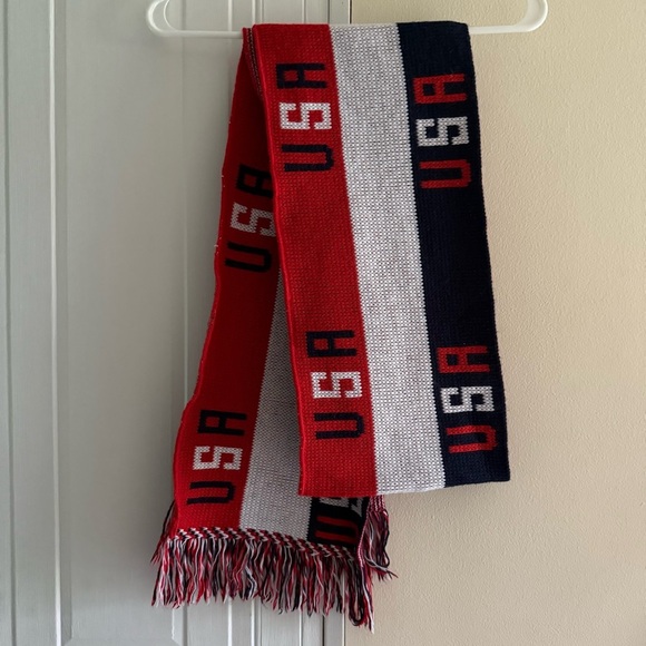 Vintage USA Knit Scarf Patriotic Red White Blue Knitmakers Made in USA Olympics - Picture 2 of 7